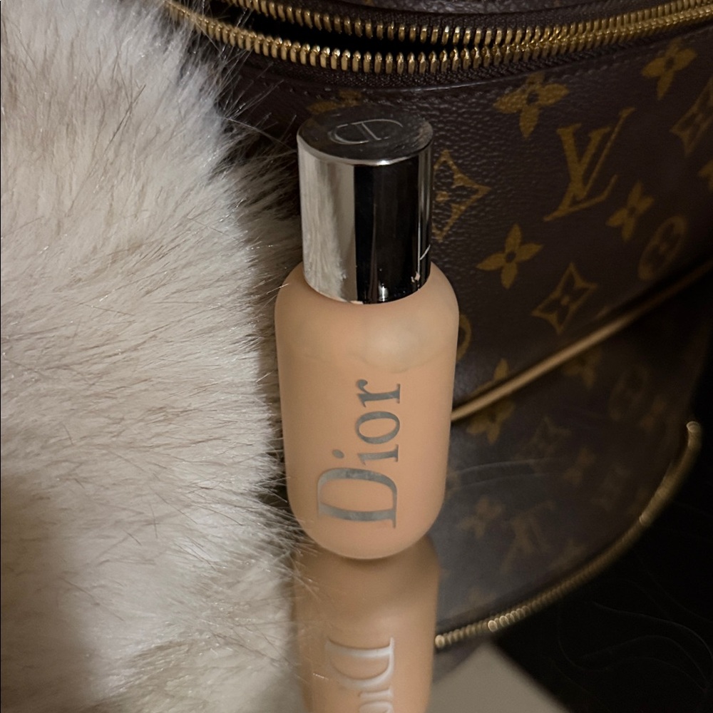 Dior Foundation 1CR / basically full